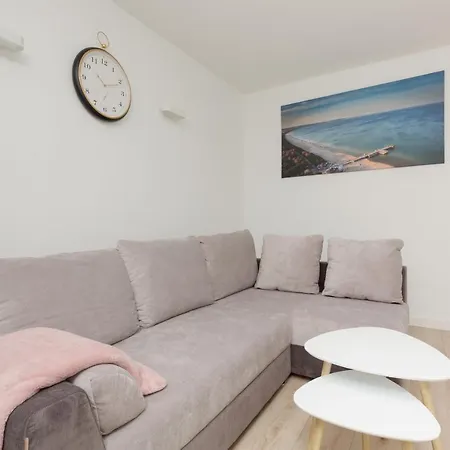Two-bedroom 650 M Brzezno By Renters Гданьск