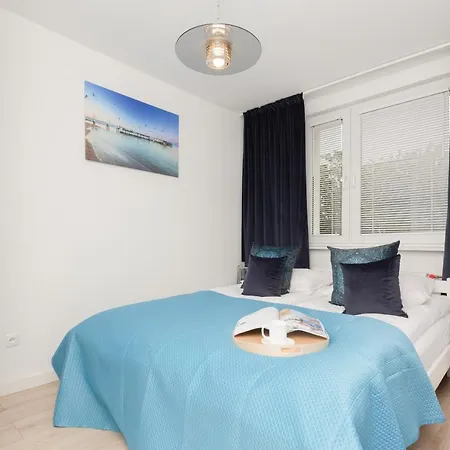 Two-bedroom 650 M Brzezno By Renters Апартаменты Гданьск