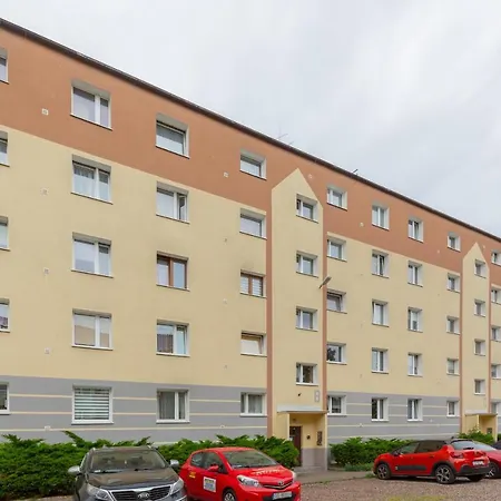 Two-bedroom 650 M Brzezno By Renters Апартаменты *