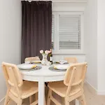 شقة Two-bedroom 650 M Brzezno By Renters *