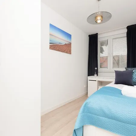 Two-bedroom 650 M Brzezno By Renters Apartment Danzig