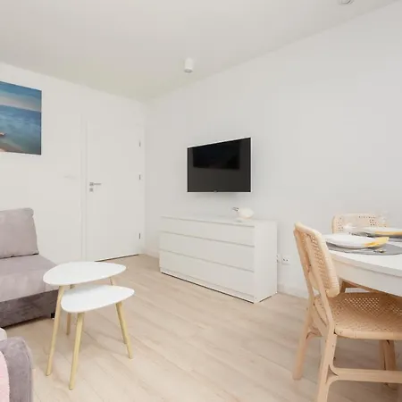 Two-bedroom 650 M Brzezno By Renters Apartment Danzig