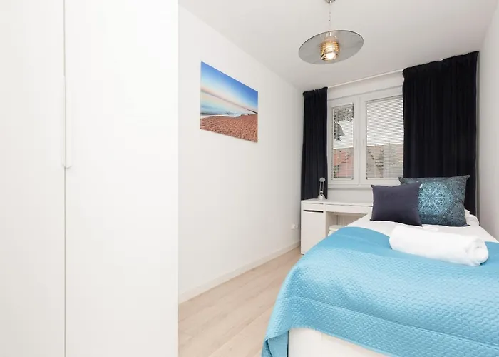 Two-bedroom 650 M Brzezno By Renters 公寓 格但斯克