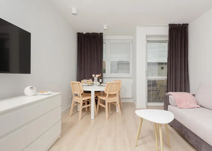 Two-bedroom 650 M Brzezno By Renters * 格但斯克