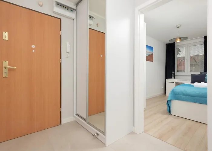 公寓 Two-bedroom 650 M Brzezno By Renters 格但斯克