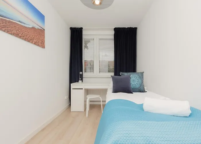 Two-bedroom 650 M Brzezno By Renters 公寓 *