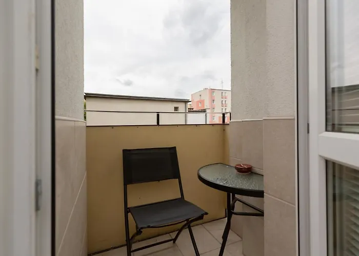 Two-bedroom 650 M Brzezno By Renters 公寓 格但斯克