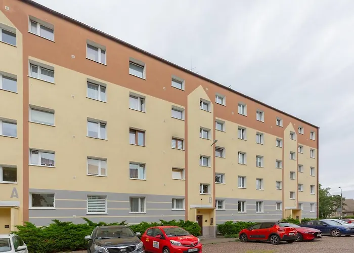 Two-bedroom 650 M Brzezno By Renters 公寓 *